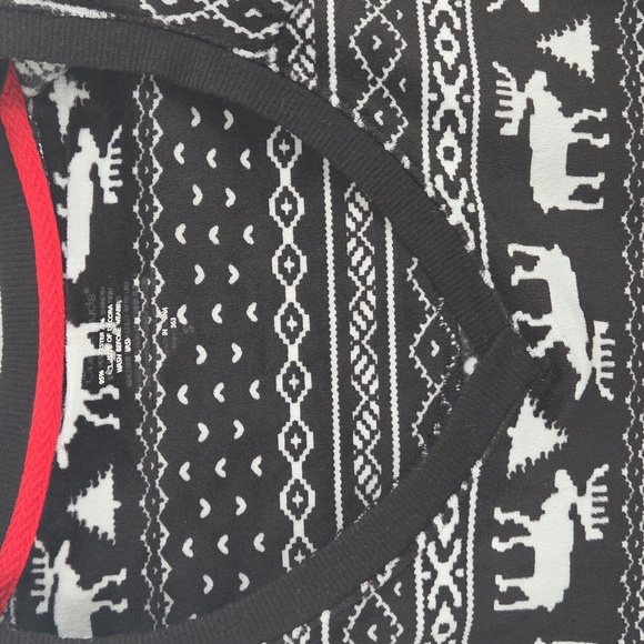 Cuddl Duds Black and White Velour Pajamas - Picture 5 of 16